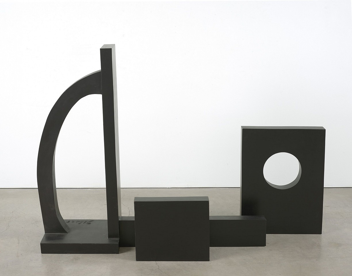 Dorothy Dehner, Prelude, 1985
Painted black steel, 42 1/2 x 62 in. (108 x 157.5 cm)
DEH-00003